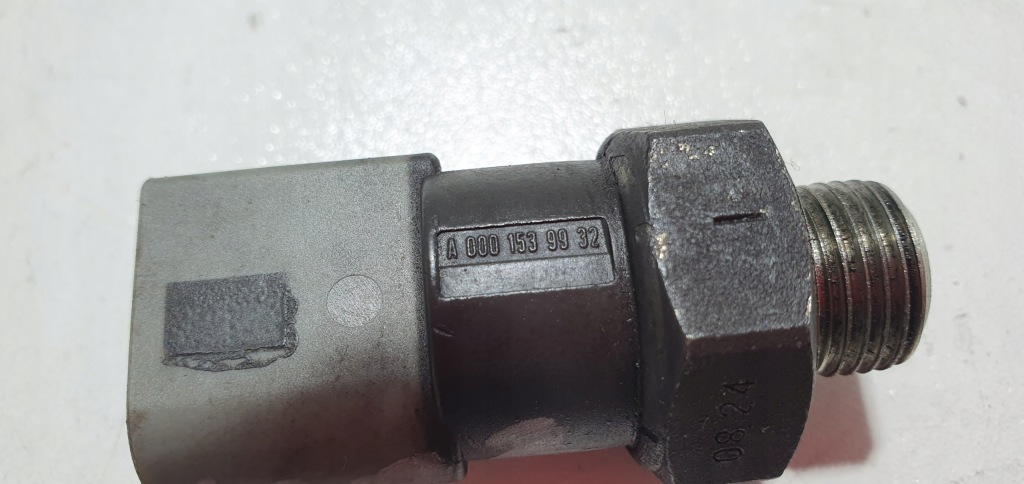 Датчик давления масла actros mp 4 0001539932 в Украине