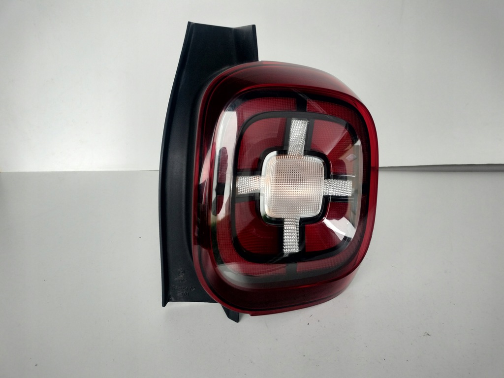 фото №1, Лампа правая задняя dacia duster ii 17-