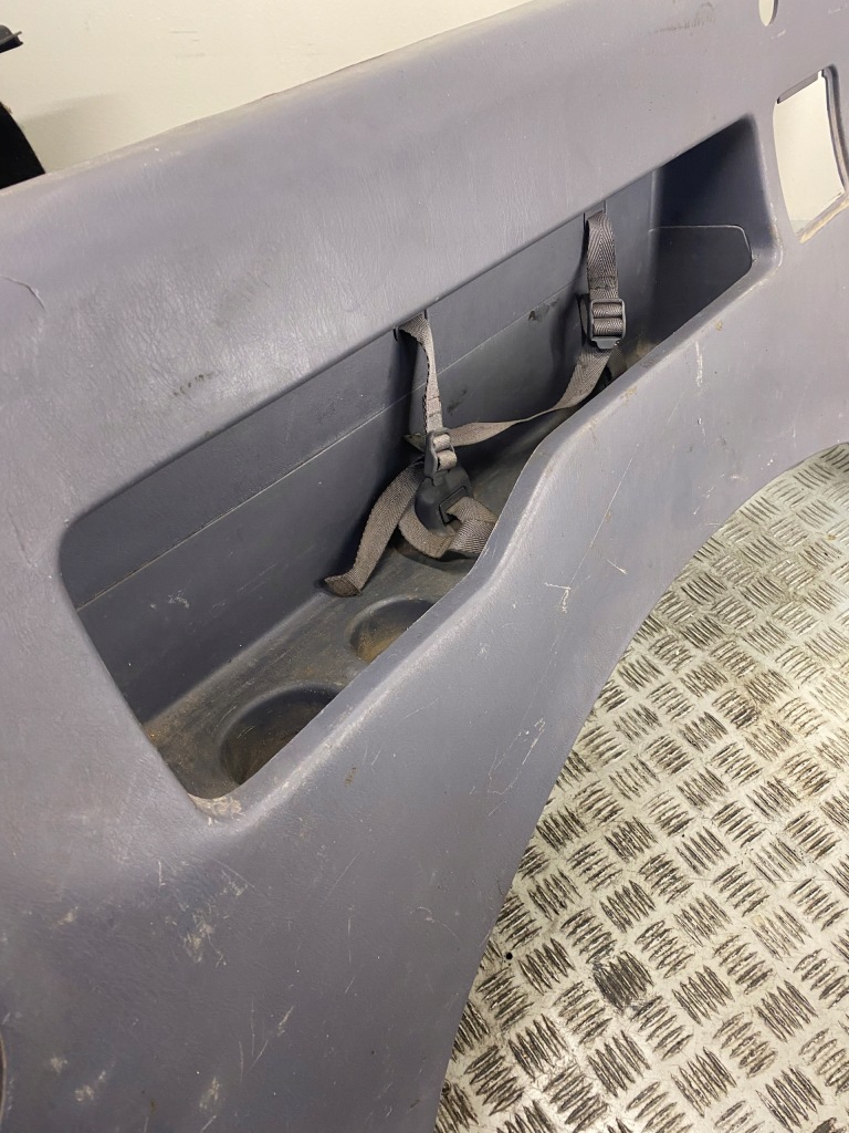 Обшивка обивка багажника правый задний  toyota land cruiser j90 95 62510-60700 Недорого