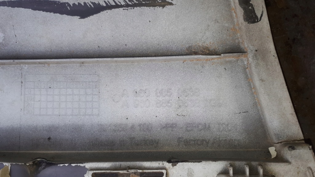 A9608850538 уголок бампера правый mercedes actros mp4 белый Доставка