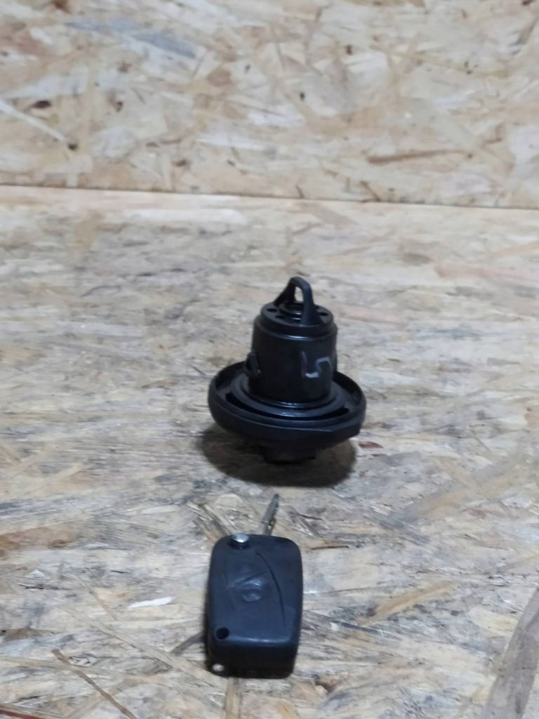 Fiat ducato 2 крышка заливной топлива ключ оригинал Цена