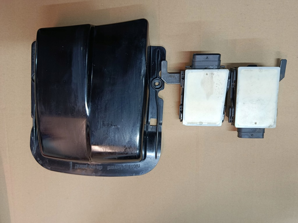 фото №1, Cena za комплект 2x радар датчик distronic mercedes actros atego корпус