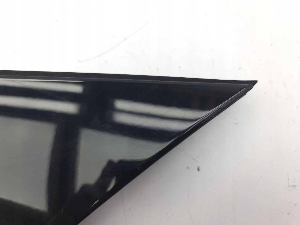 фото №8, Peugeot 2008 ii 2021 молдинг стекло задний 9826305280