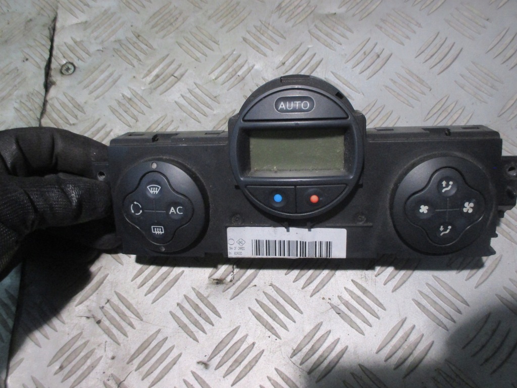 фото №1, Панель обдув кондиционера renault scenic ii 8200141294