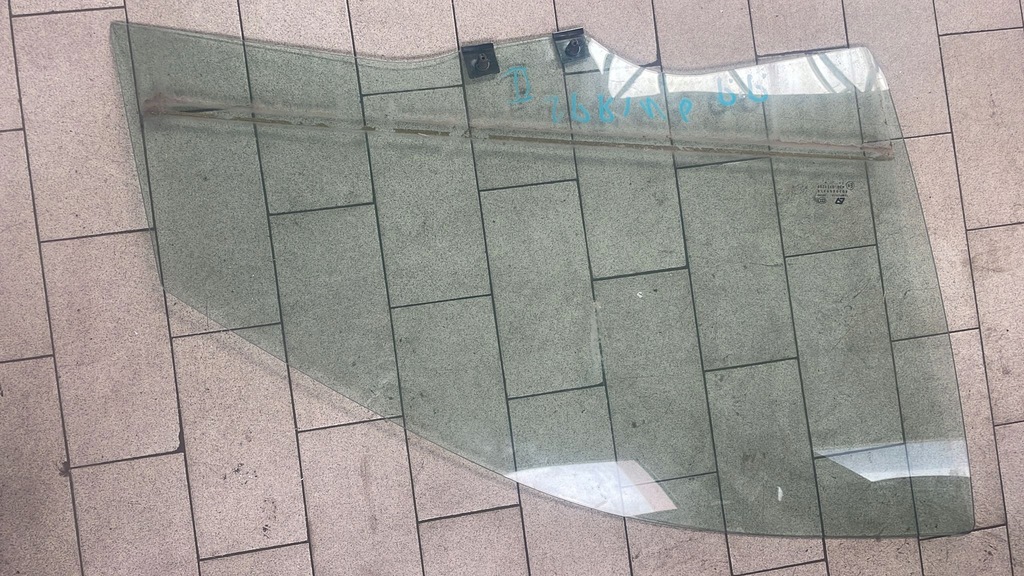 фото №1, Стекло дверь перед dacia spring 803005931r