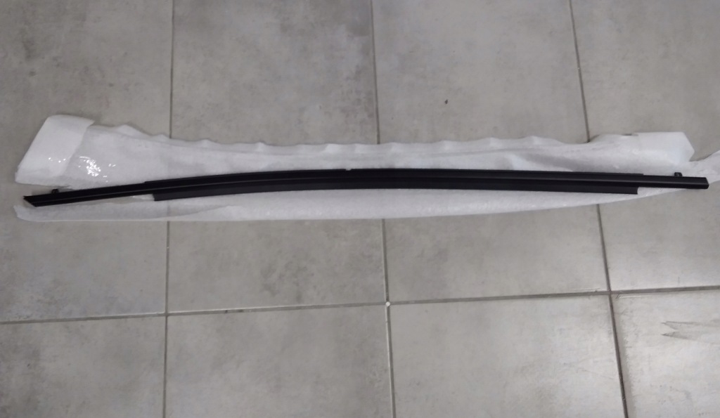 фото №1, Оригинальный номер mazda 3 молдинг podokienna bjs750640b