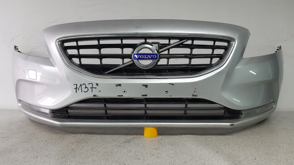 фото №1, Volvo v40 2012 бампер перед 7137