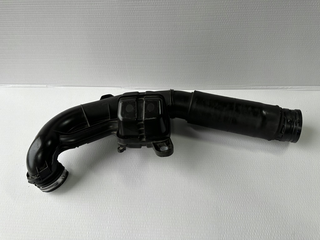 Купити Trafic iii рестайлінг  шланг труба інтеркулер 2,0dci 165756662r