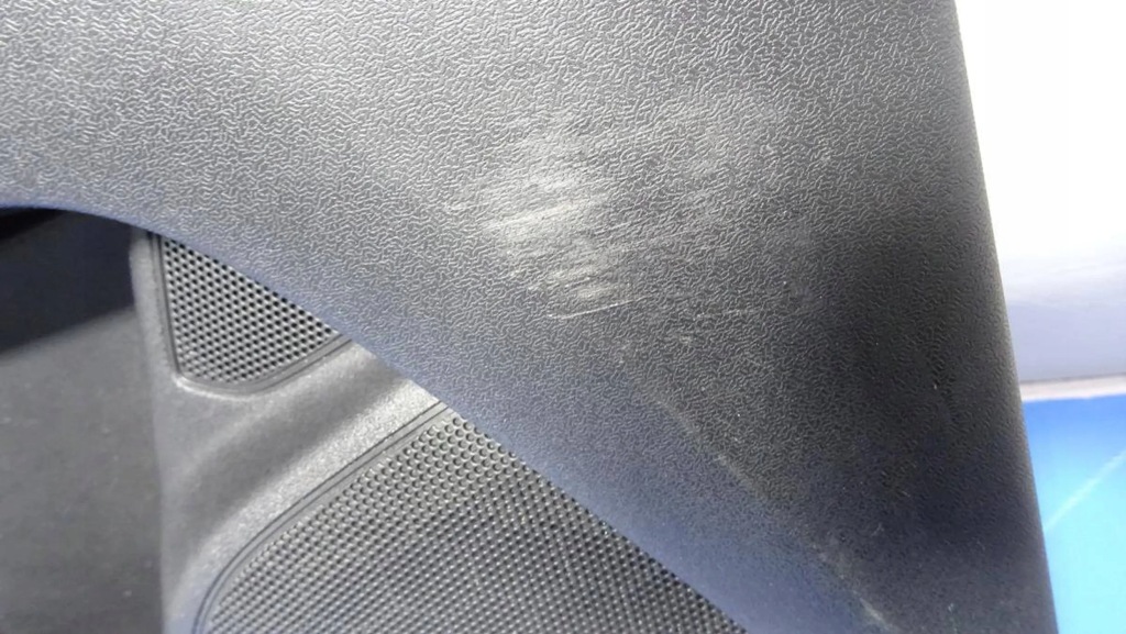 фото №2, Обшивка двері лівий задня volvo v40 ii