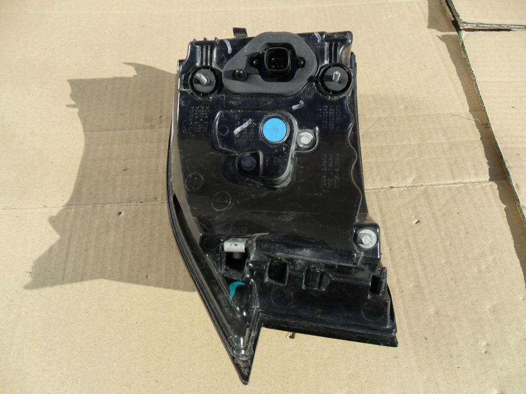 Tesla x фара правый  задний  led 1034335-00-a Недорого