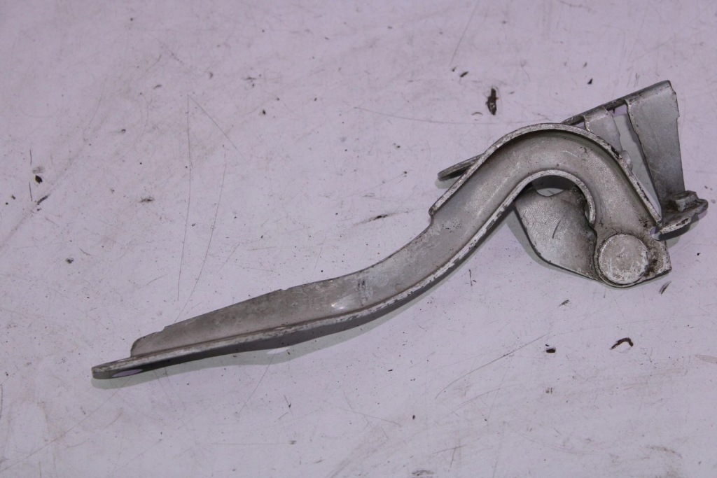 фото №2, Петля капот левый toyota yaris ii 06-11r