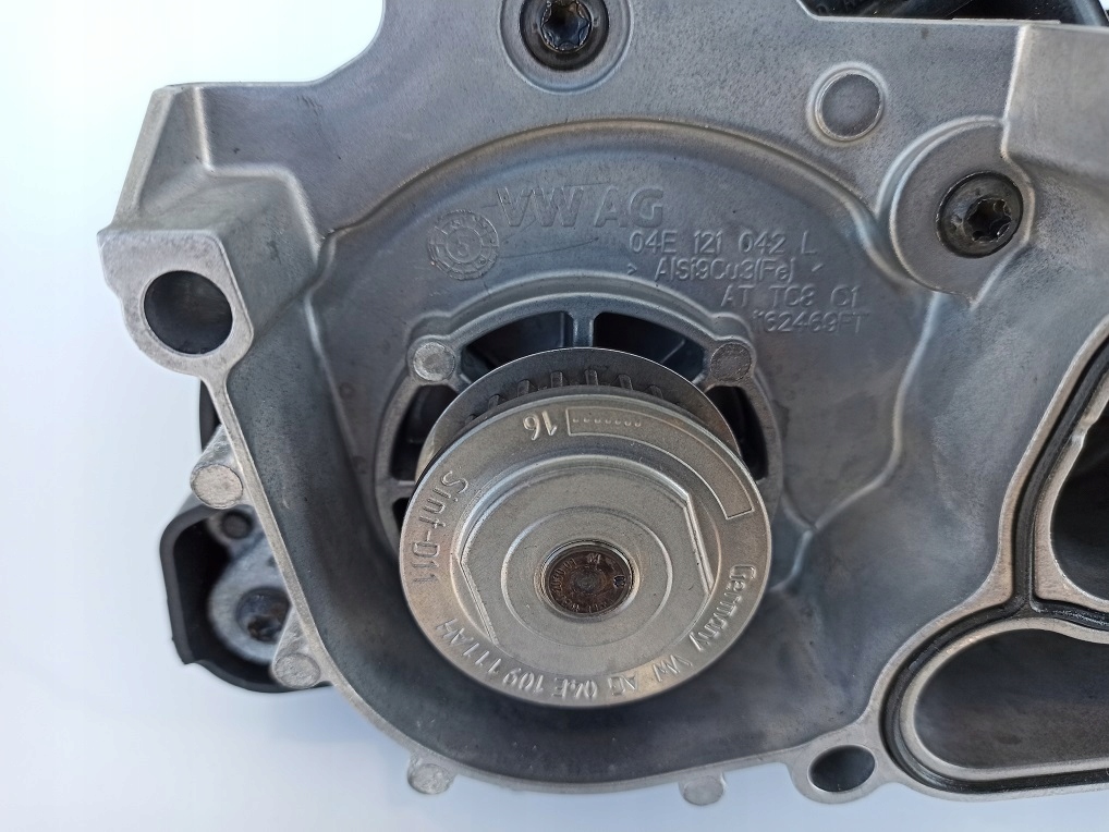 фото №5, Vw golf vii корпус термостата насос wody 1.4tsi vw ag 04e121121k 042l