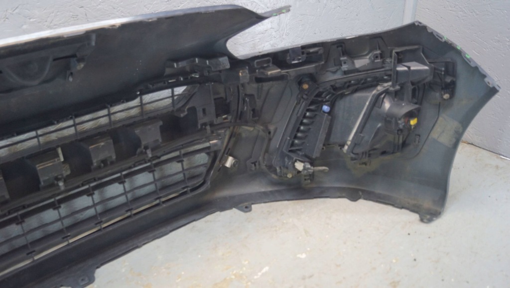 Бампер перед peugeot 308 рестайлінг  led z1940 Київ