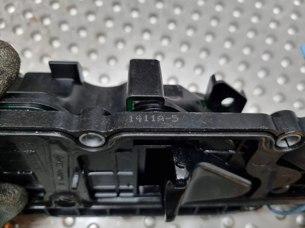 фото №6, Кришка клапанів 9689112980 volvo s40 v50 1.6 d4162t