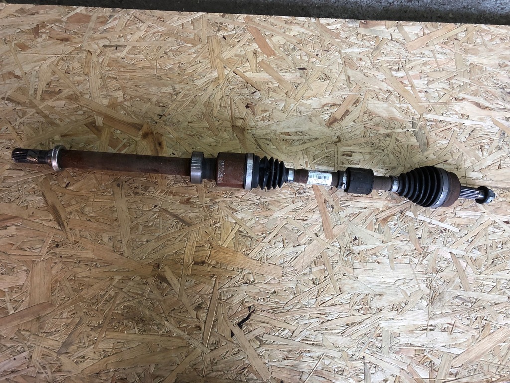 фото №1, Renault clio v привідний вал права довга 391003142r