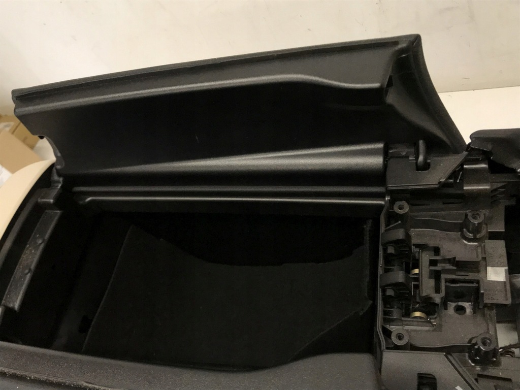 фото №9, Туннель средний mercedes w213 amg a2136800505