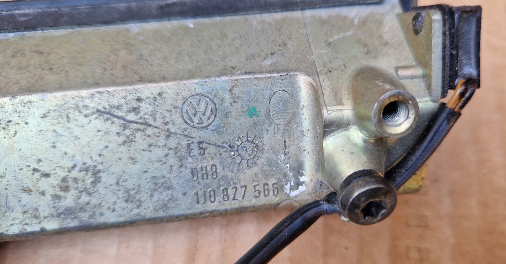 фото №5, Vw golf iv bora kombi ручка кришки 1j0827566b