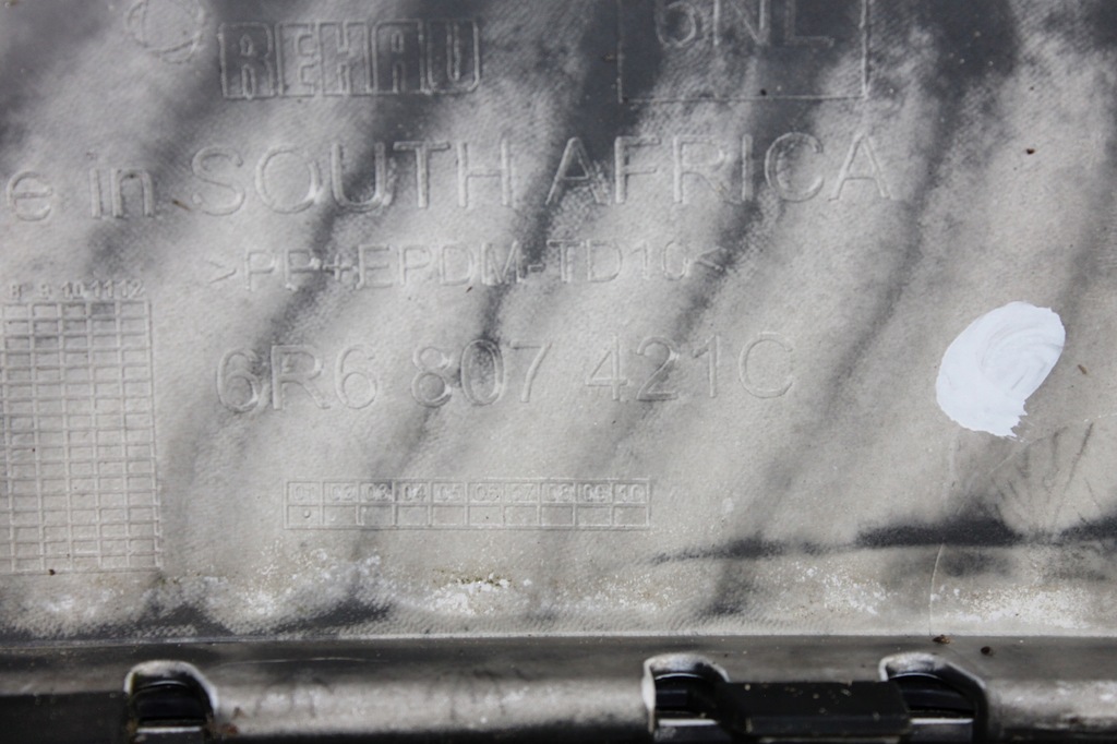 фото №12, Бампер задня задній vw polo v mk5 cross 6r pdc датчики паркування молдинг