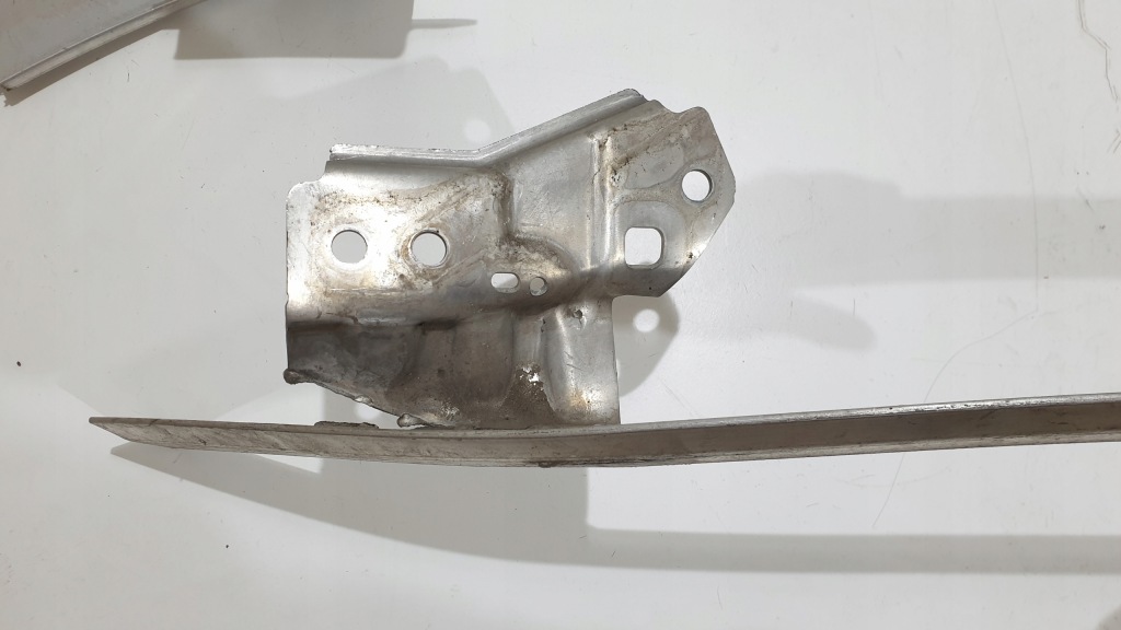 Балка усилитель бампера tesla 3 1084894-00-b Киев