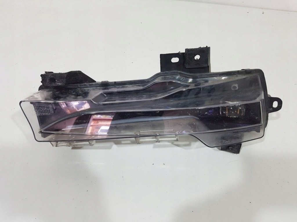 Tesla 3 противотуманная фара led drl правый 1077396-00-d оригинал в Украине