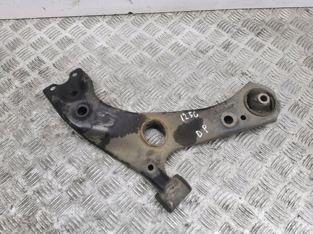 фото №1, Lexus ux 2020 правая сторона нижний рычаг передний