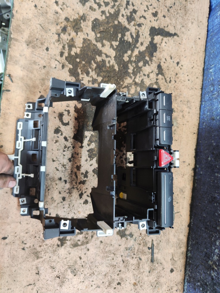 фото №2, Audi a3 8p рамка средняя