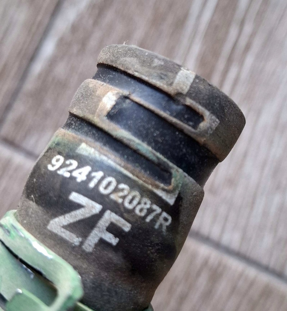 Патрубок шланг трубка води 924102087r renault espace v 5 1.6 dci Доставка