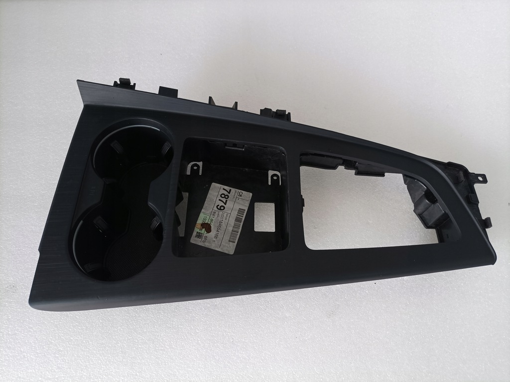 фото №1, Audi a4 b9 рамка w тунель середній led 8w1864261c