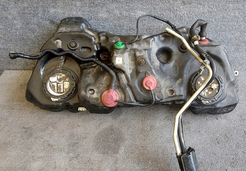 фото №1, Lexus is 250 iii xe30 бак пального kompletny