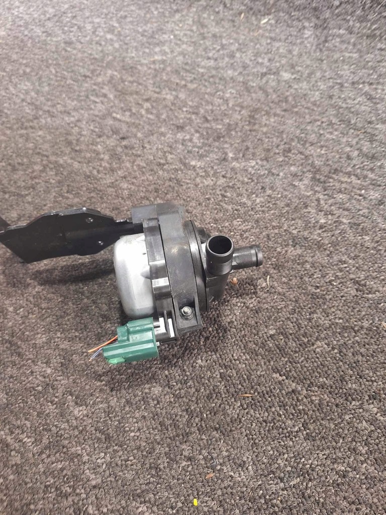 фото №1, Насос wody renault master iii 210109597r