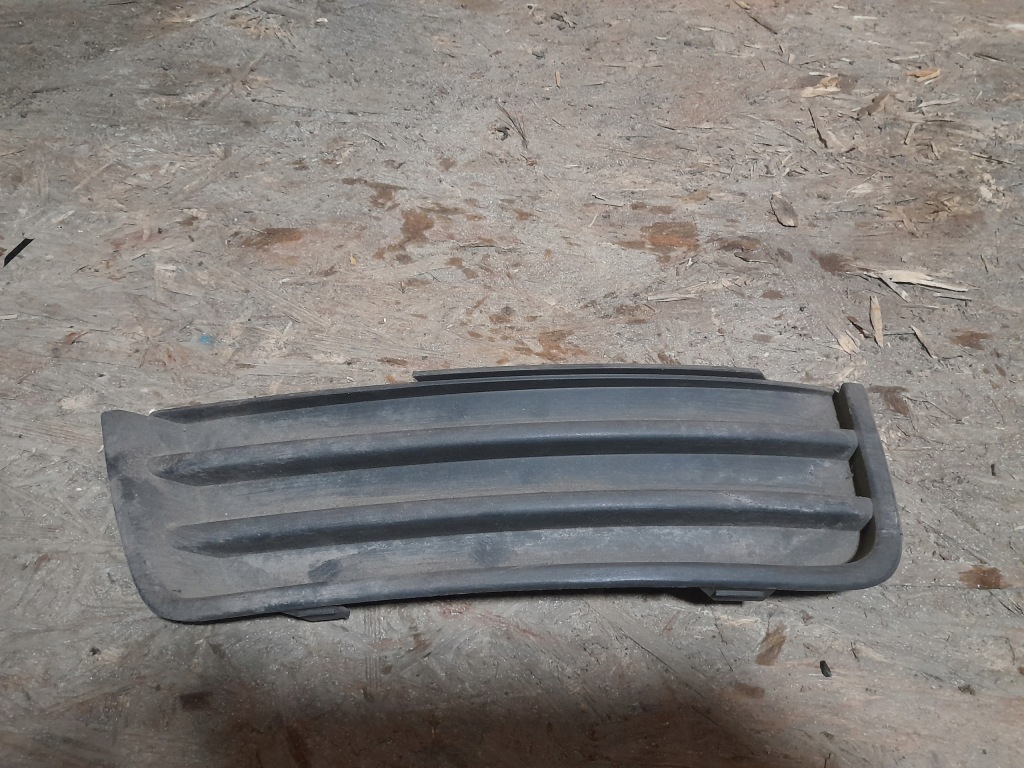 Купить Решётка w бампер перед focus 3m51-r19953-bd