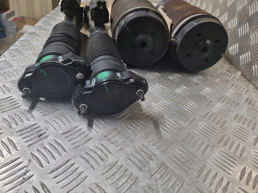 фото №12, Mercedes gls w166 амортизаторы подушки безопасности комплект