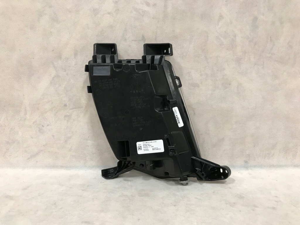 Tesla model s рестайлінг  19- протитуманна фара led drl лівий level up європа Доставка