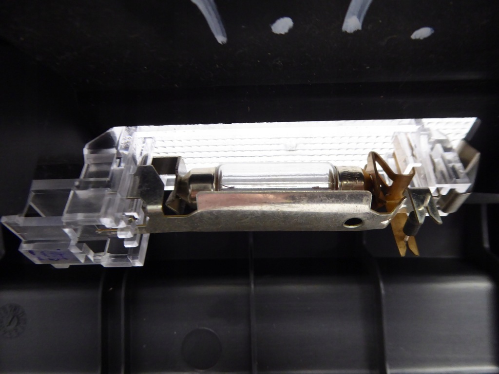 фото №8, Leon ii lift кронштейн полка багажника задняя левый hb 5d