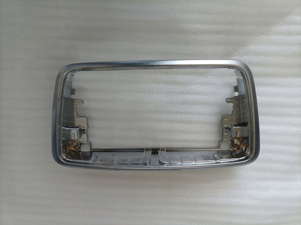 фото №1, Mercedes a45 w176 amg рамка радіо хром