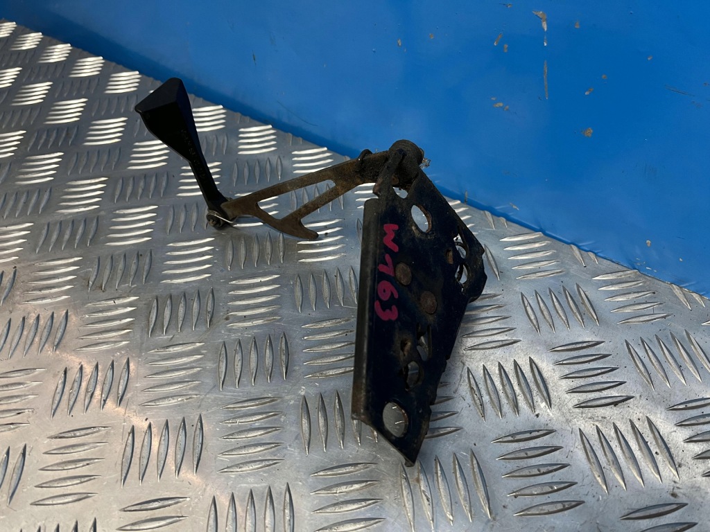 фото №2, Mercedes ml w163 замок засов ручка капот