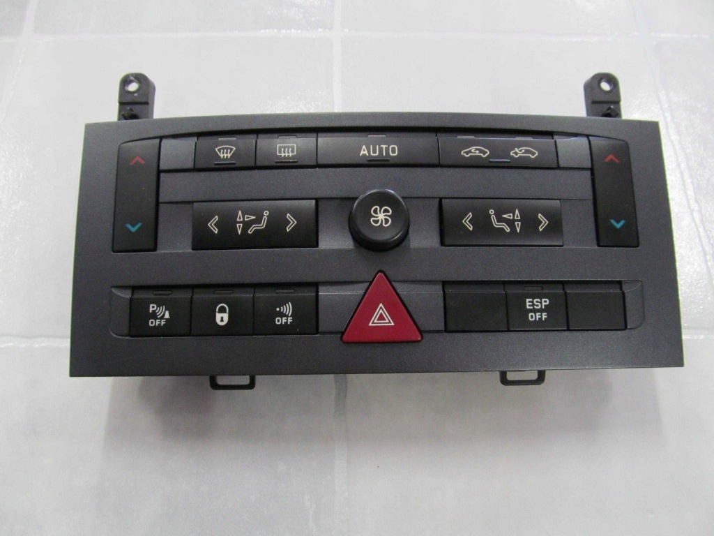 фото №1, Peugeot 407 2007 панель кондиционера