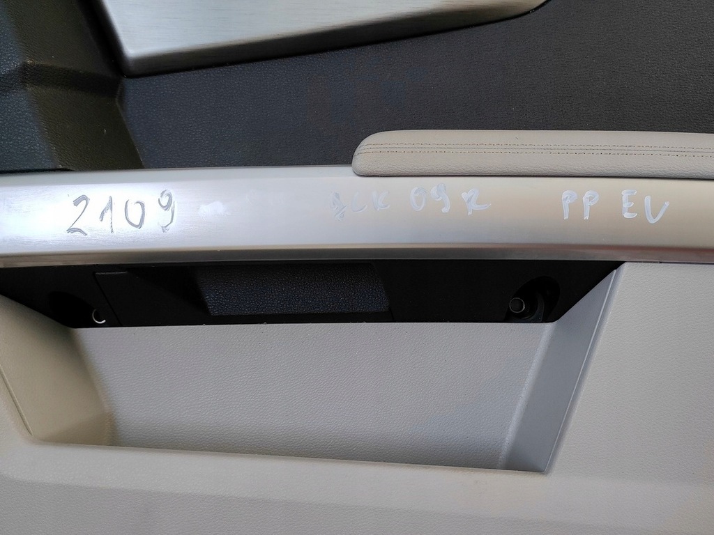 фото №9, Mercedes glk обшивка дверь правый перед europa