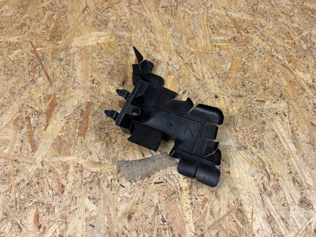 фото №6, Впуск воздуховод воздуха перед правая toyota prius iv 16562-37060 2015-