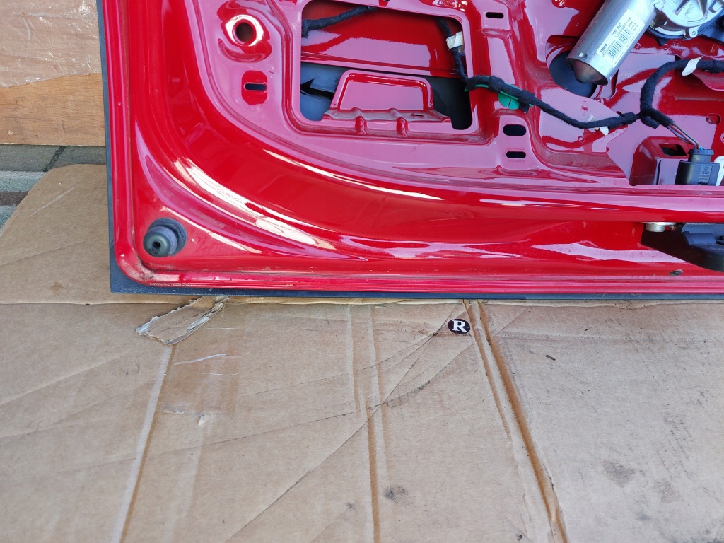 фото №11, Кришка багажника задня vw up червона 15r 5 двері ly3d