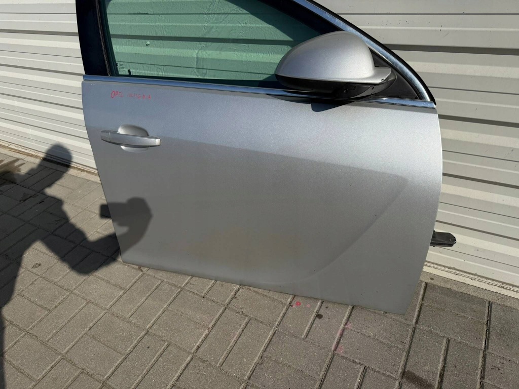 Дверь правая  перед правое передние opel insignia a универсал z176 европа Доставка
