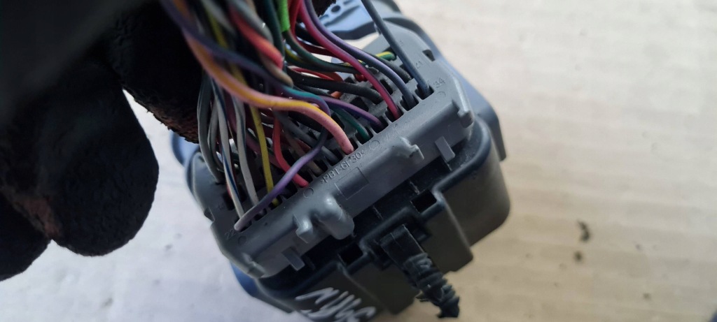 Chrysler pacifica 2022 штекер колодка соединитель jeep dodge 80043508a01b с Разборки