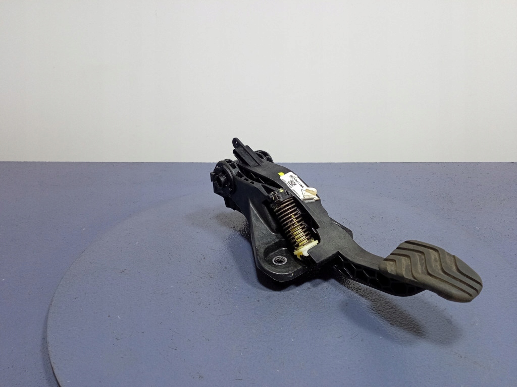 фото №1, Renault clio v педаль сцепления 465034119r