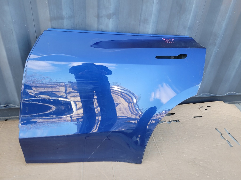 Купить Tesla model y дверь левое  задняя левое задняя 1493599-00-a