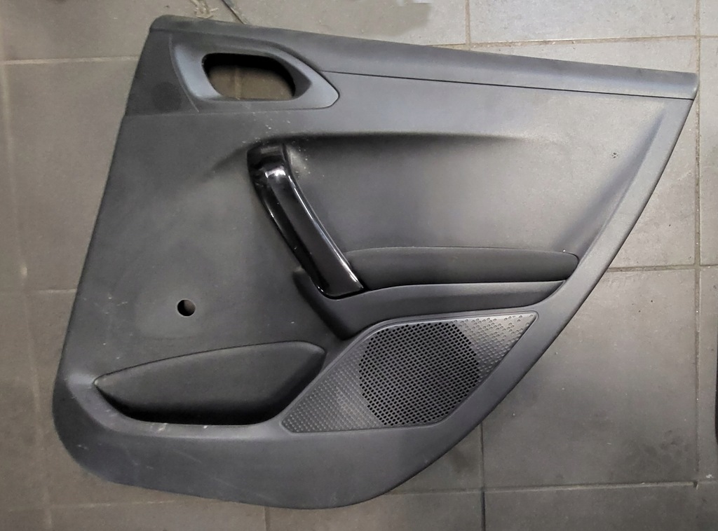 фото №1, Peugeot 208 - обшивка дверь правый задняя