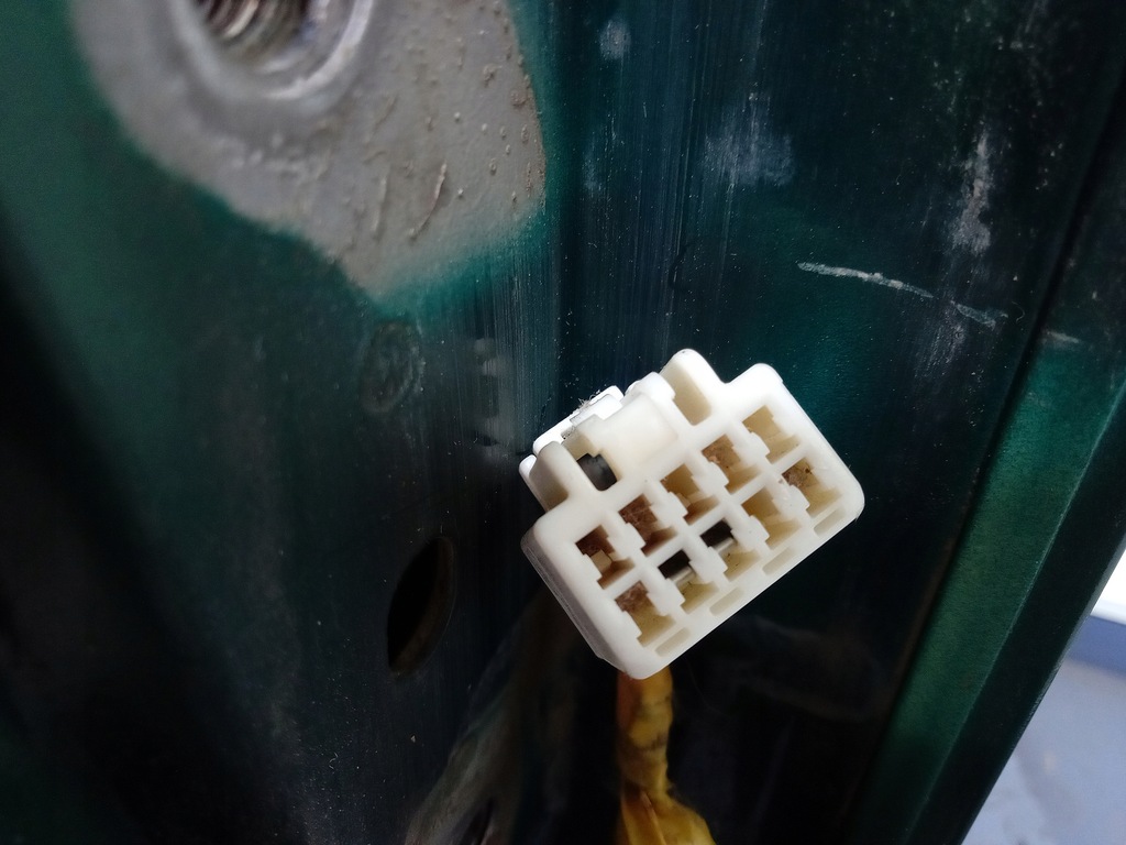 фото №5, Toyota yaris verso 99- дверь задняя левая задние 6r4