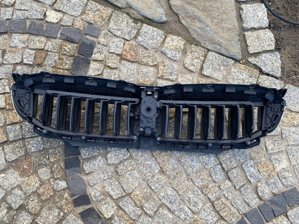 Bmw 3 g20 g21 жалюзи шторка воздуховод воздуха решётка радиатора хром 187156-10 в Украине