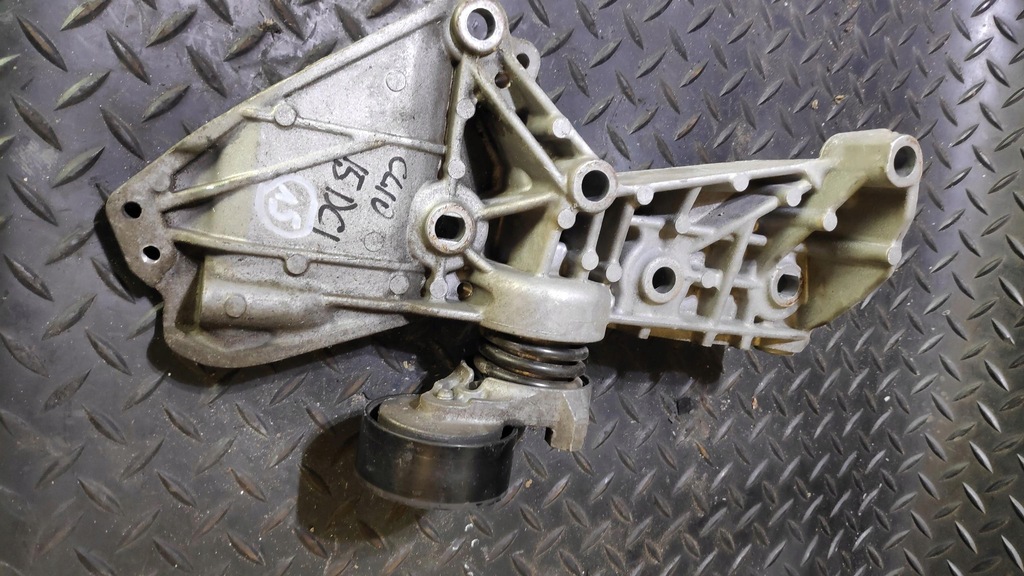 фото №1, Кронштейн кронштейн генератора 1.5 dci clio iv 8200669494