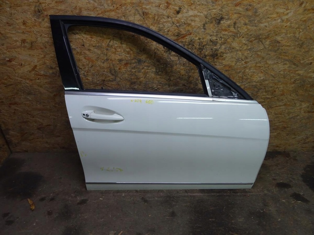 фото №1, Mercedes w204 650 двері праве перед sedan