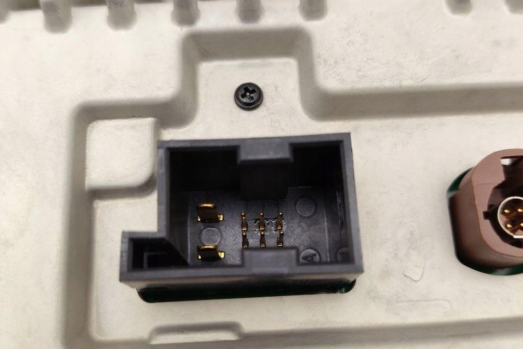 фото №8, Экран навигации porsche taycan 9j1919599ab electric 390kw 2023